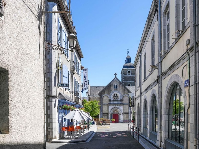 Hotel De France in Oloron-Sainte-Marie, France