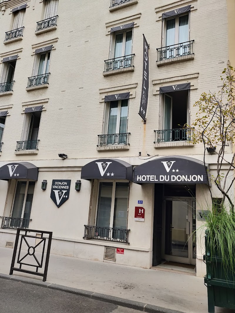Hotel Donjon Vincennes in Vincennes, France