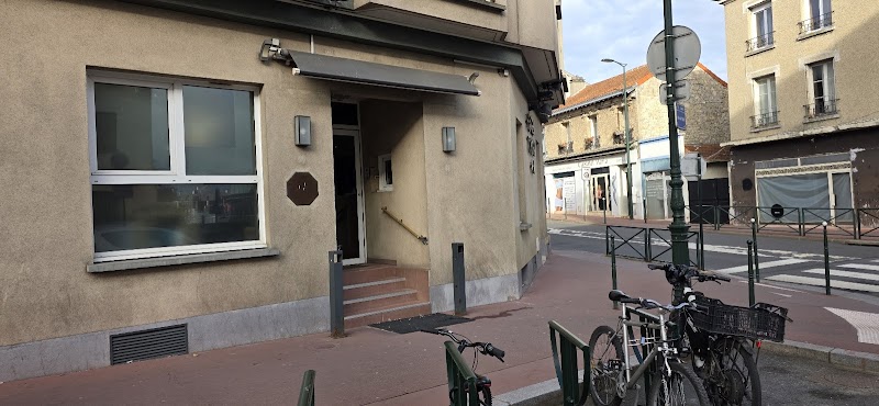 Hotel Du Trosy Clamart in Clamart, France