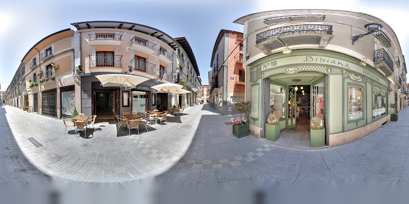 Hotel El Acebo in Jaca, Spain