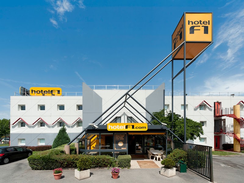 Hotel F1 Saintes in Saintes, France