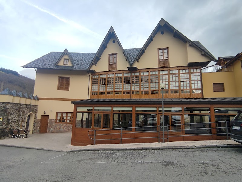 Hotel La Casilla in Cangas de Narcea, Spain