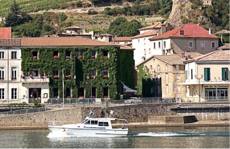 Hotel Le Castel in Tournon-sur-Rhone, France