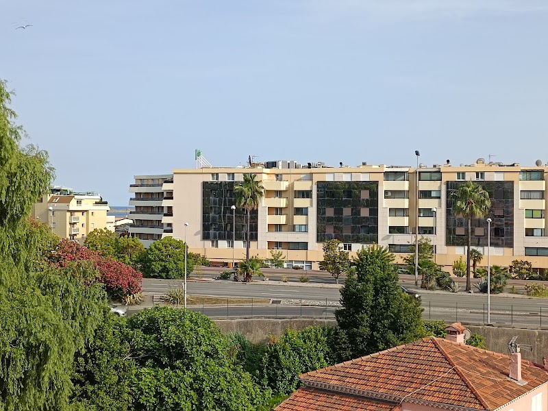 Hôtel Le Gabian in Saint-Laurent-du-Var, France