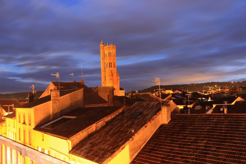 Hôtel Le Glacier in Villeneuve-sur-Lot, France