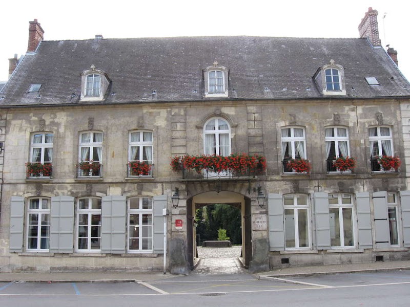 Hotel Le Regent in Villers-Cotterets, France