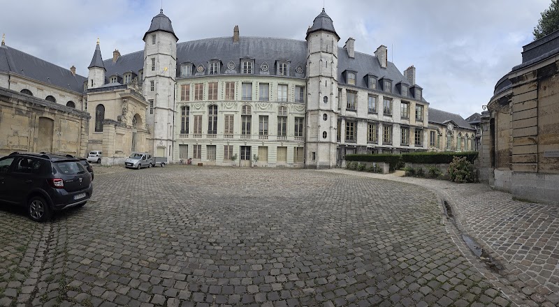 Hotel Les Initiés in Rouen, France
