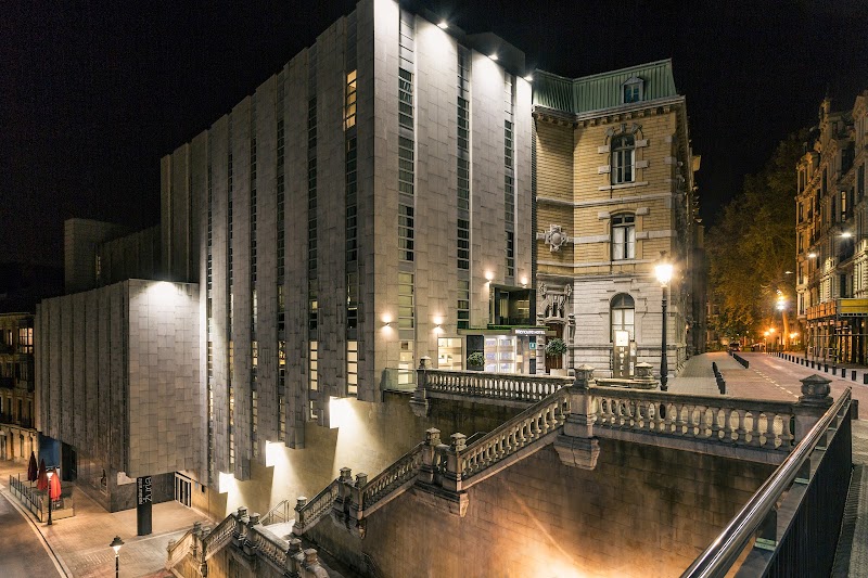 Hotel Mercure Jardines de Albia in Bilbao, Spain