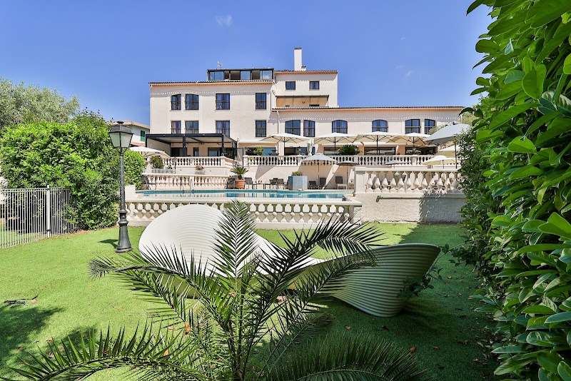 Hotel Perla Riviera in Villeneuve-Loubet, France