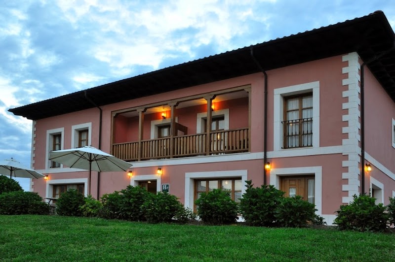 Hotel Puerta del Oriente in Llanes, Spain