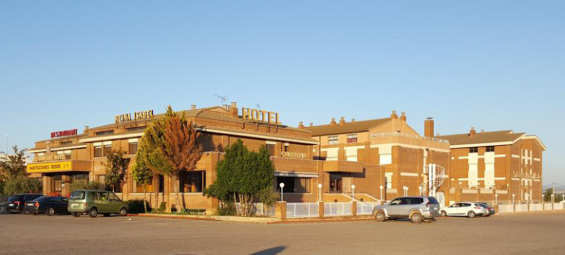 Hotel Reina Isabel in Lleida, Spain