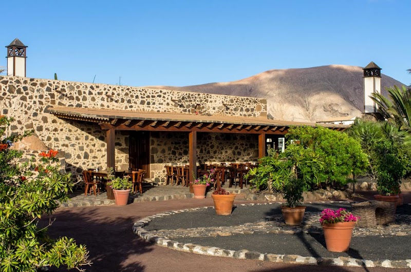 Hotel Rural Restaurante Mahoh in La Oliva, Spain