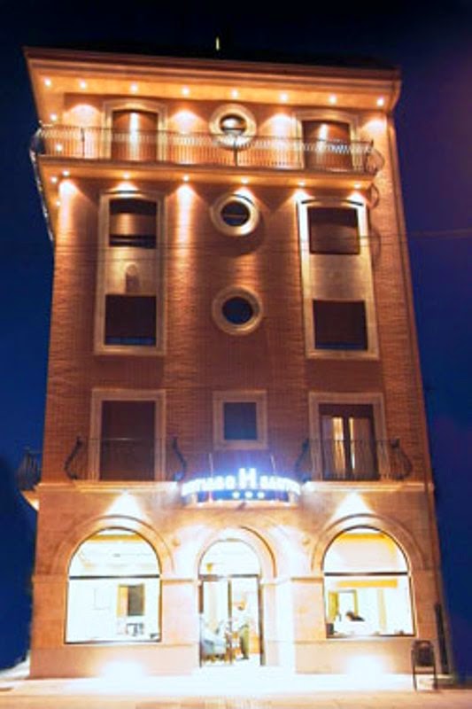 Hotel Santiago in Benavente, Spain