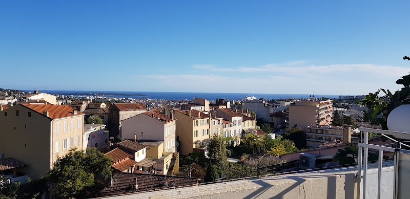 Hotel Thomas in Le Cannet, France