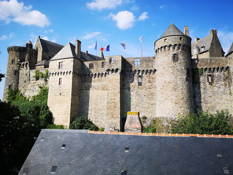Hotel du Chateau in Vitre, France