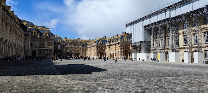 Hôtel du Palais in Versailles, France