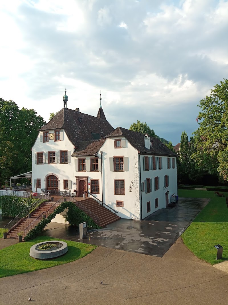 Hotel im Schlosspark in Binningen, Switzerland