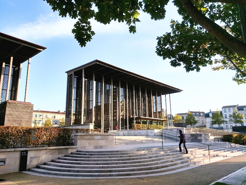 Hotel les Jardins de la Breche in Niort, France