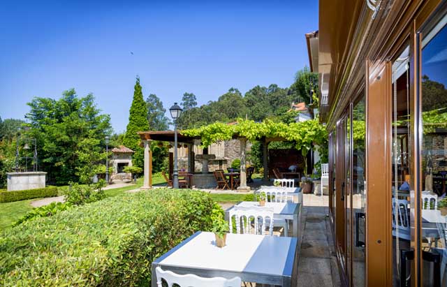 Hotel y Apartamentos Pazo do Río in Oleiros, Spain