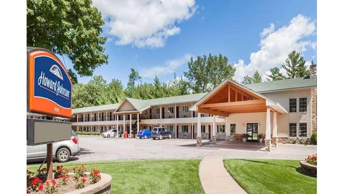 Howard Johnson by Wyndham Traverse City in Traverse City, Michigan, United States