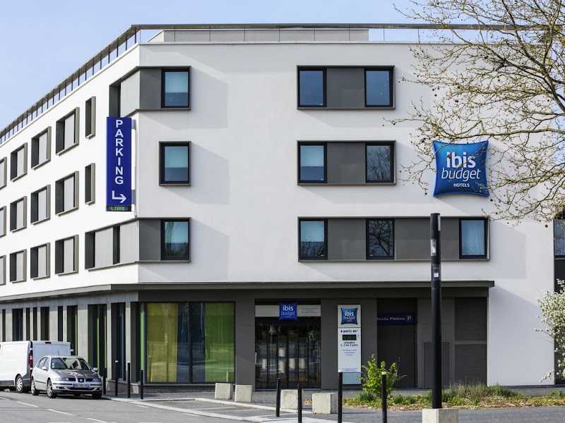 Ibis Budget Saint-Quentin-en-Yvelines in Saint-Cyr-l'Ecole, France