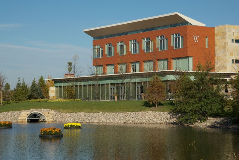 Inn at Water's Edge in Wheaton, Illinois, United States