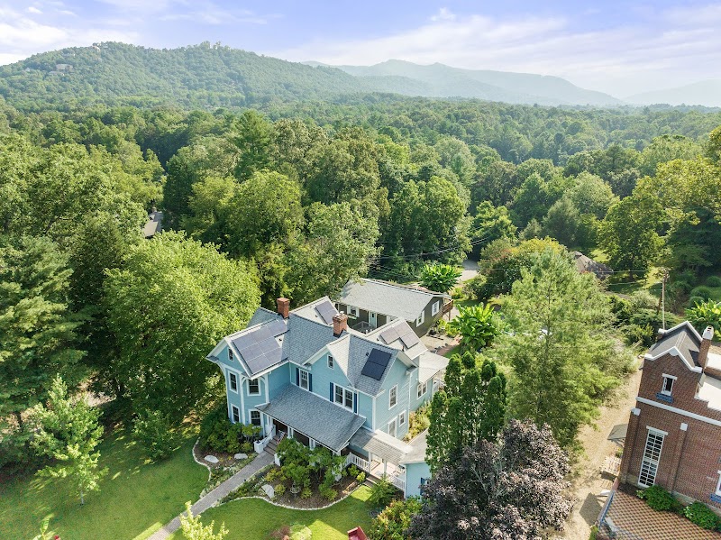 Inn on Main in Weaverville, North Carolina, United States