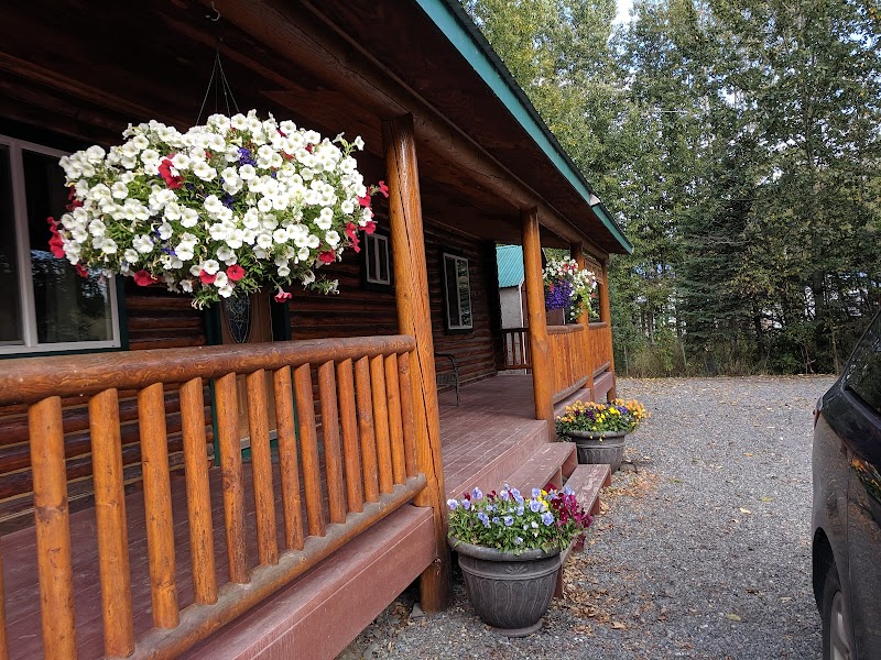 Kenai Riverfront Fishing Lodges in Soldotna, Alaska, United States