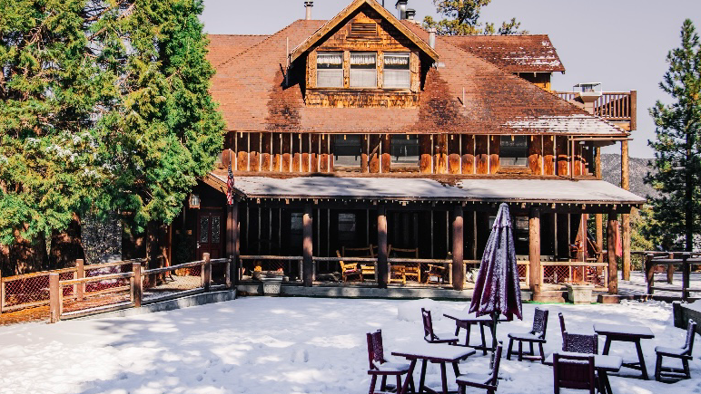 Knickerbocker Mansion in Big Bear City, California, United States