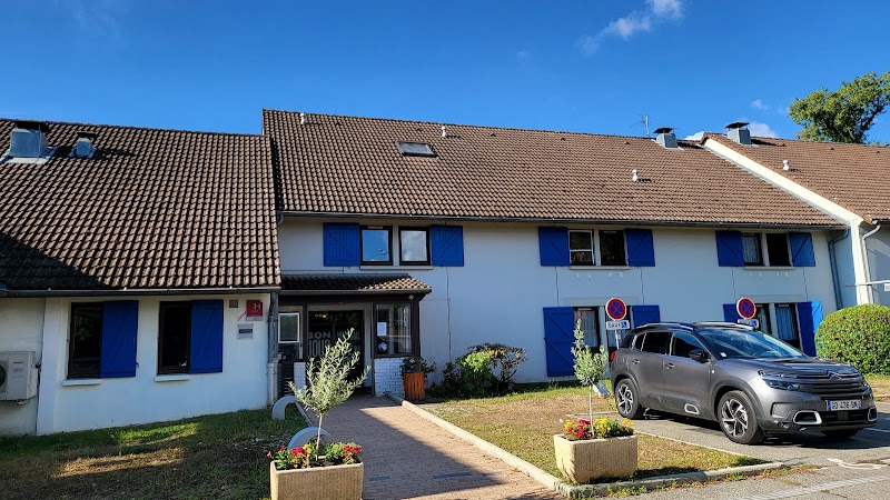 Kyriad Genève Saint-Genis-Pouilly in Saint-Genis-Pouilly, France