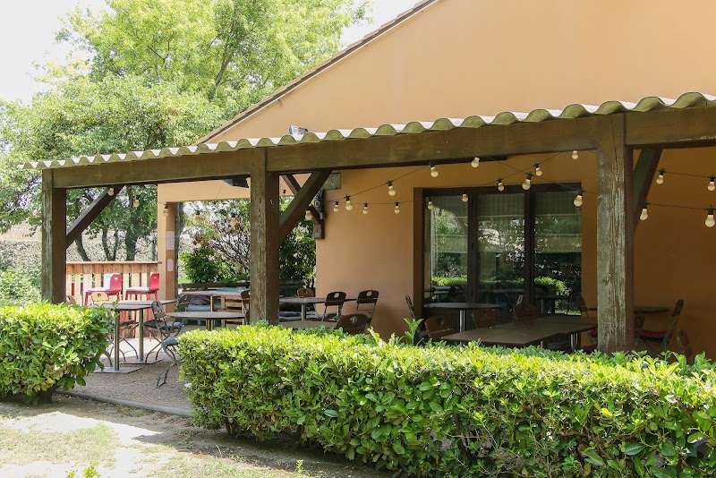 Kyriad Marseille Provence - Aéroport in Vitrolles, France