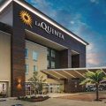 La Quinta Inn & Suites by Wyndham Dallas Plano – The Colony