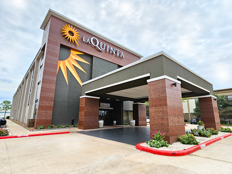 La Quinta Inn & Suites by Wyndham Houston Stafford Sugarland in Stafford, Texas, United States