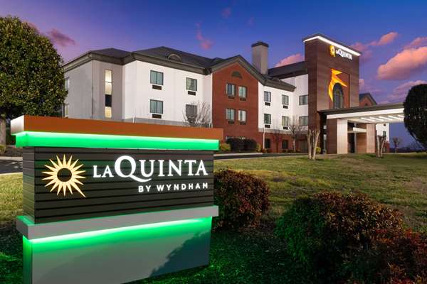 La Quinta Inn & Suites by Wyndham Loudon in Loudon, Tennessee, United States
