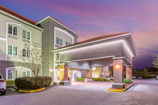 La Quinta Inn & Suites by Wyndham Mobile - Tillman's Corner in Tillmans Corner, Alabama, United States