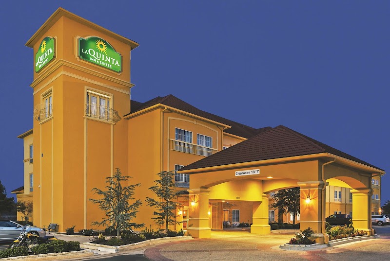 La Quinta Inn & Suites by Wyndham Shawnee in Shawnee, Oklahoma, United States
