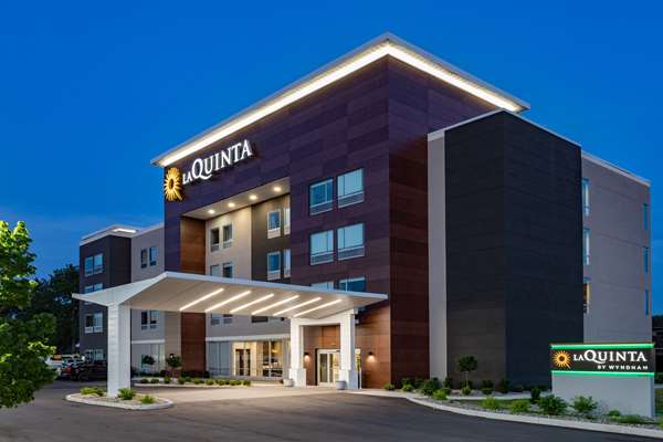 La Quinta Inn & Suites by Wyndham South Bend in Granger, Indiana, United States