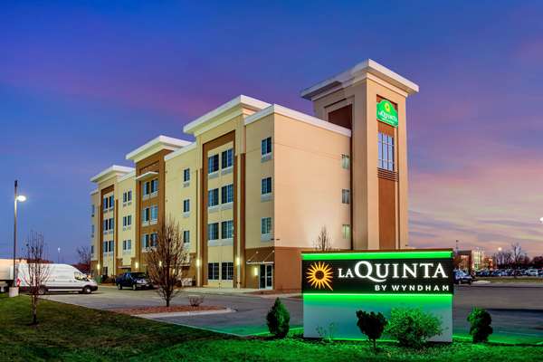 La Quinta Inn & Suites by Wyndham Springfield IL in Springfield, Illinois, United States