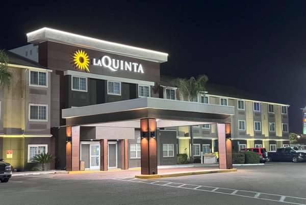 La Quinta Inn & Suites by Wyndham Tulare in Tulare, California, United States