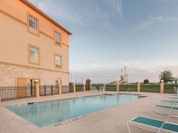 La Quinta Inn & Suites by Wyndham Waxahachie in Waxahachie, Texas, United States