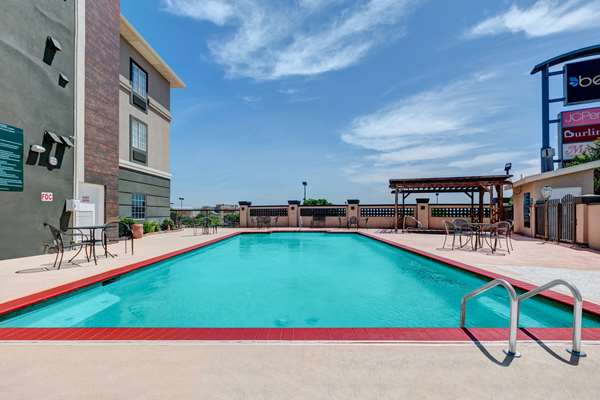 La Quinta Inn & Suites by Wyndham Weatherford in Weatherford, Texas, United States