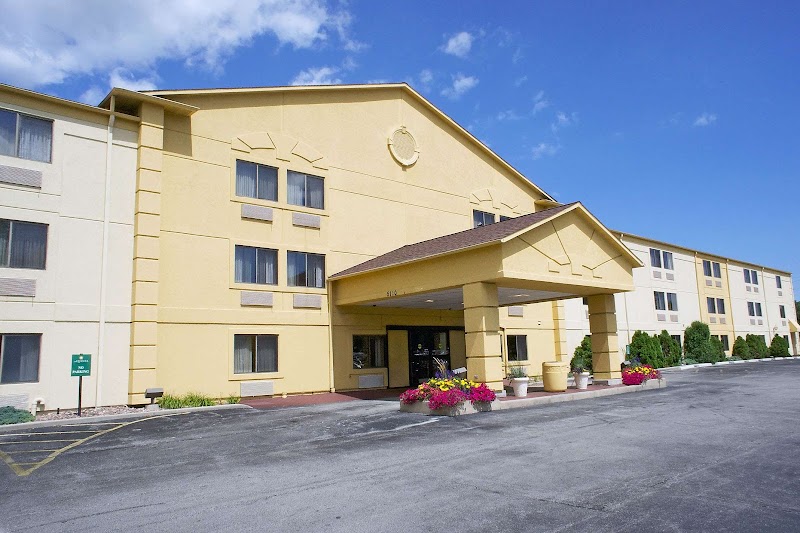 La Quinta Inn by Wyndham Milwaukee Glendale Hampton Ave in Glendale, Wisconsin, United States