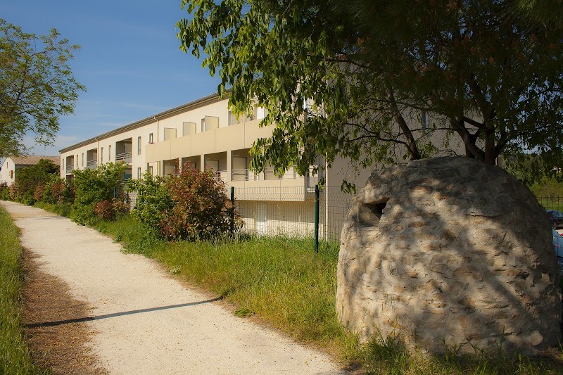 La Résidence Des Oliviers in Bagnols-sur-Ceze, France