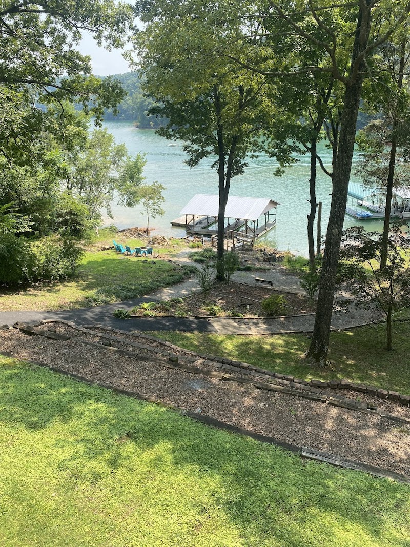 Lakeside Cottages in Rockwood, Tennessee, United States