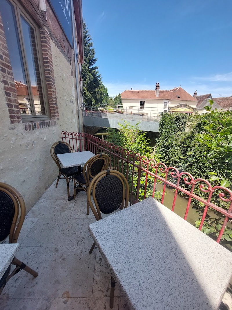 Le Petit Saint-Fargeau in Saint-Fargeau, France