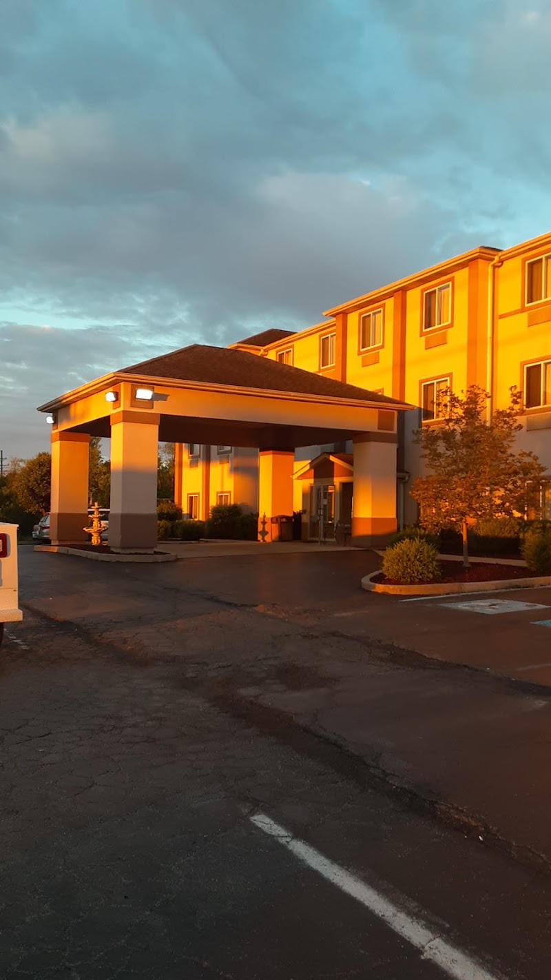 Luxury Inn & Suites in Troy, Missouri, United States