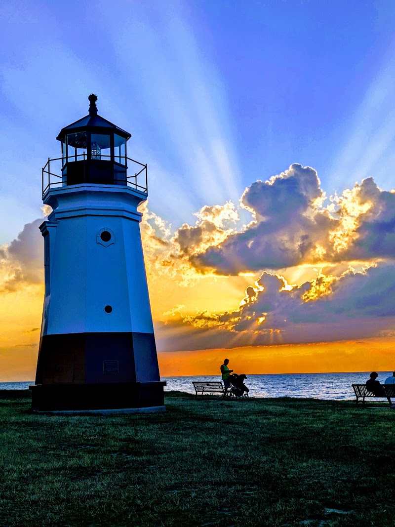 Main Street Beach House in Vermilion, Ohio, United States
