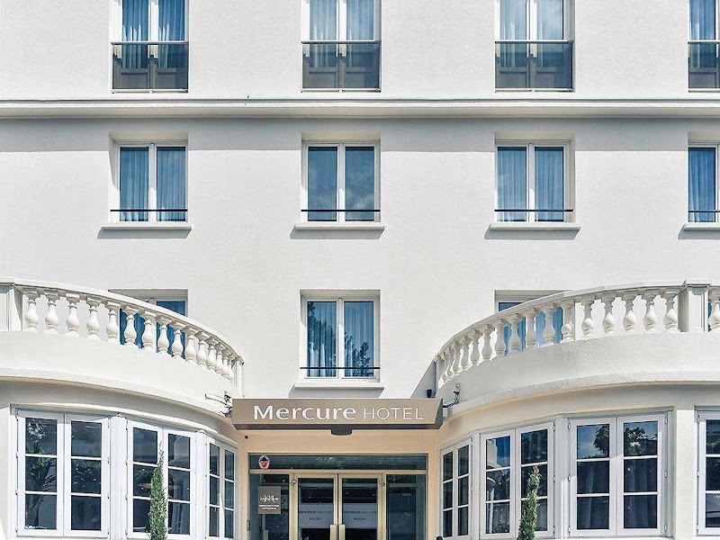 Mercure Paris Saint Cloud Hippodrome Hotel in Saint-Cloud, France