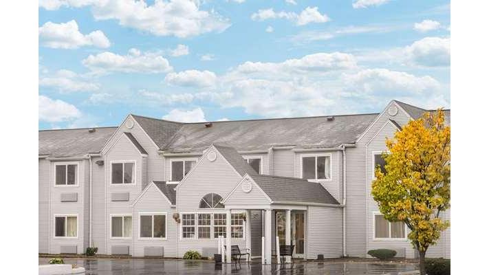 Microtel Inn by Wyndham Henrietta/Rochester in Rochester Institute of Technology, New York, United States