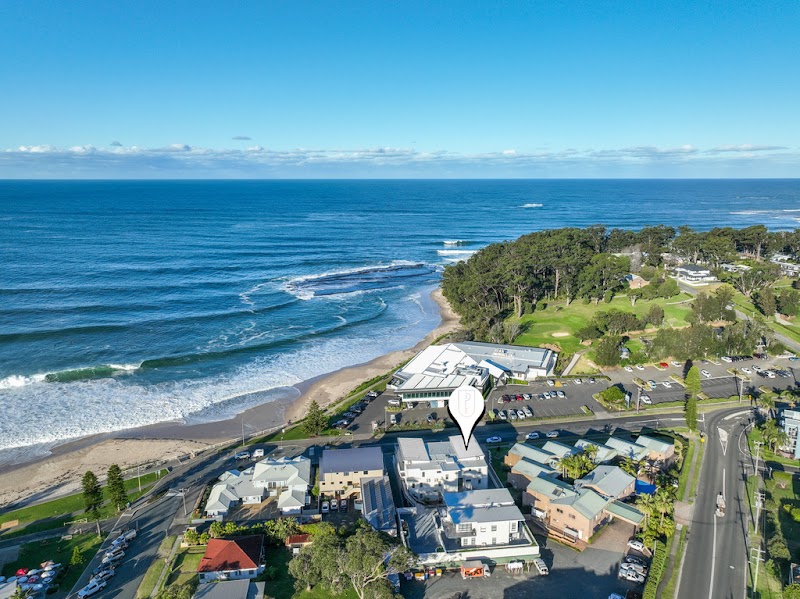 Mollymook Beachfront Executive Apartment in Ulladulla, Australia